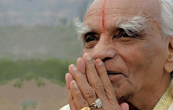 Al realizar correctamente un asana, desaparecen las dualidades...el cuerpo se convierte en vehículo espiritual.